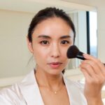 滝沢眞規子が、デイリーメイクを披露！ ナチュラルな美眉の作り方も。| Beauty Secrets | VOGUE JAPAN