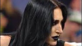 本当に可愛い」最恐女王、海辺でずぶ濡れ…“メイクオフ状態”プライベートのギャップあふれる気さくな素顔が話題