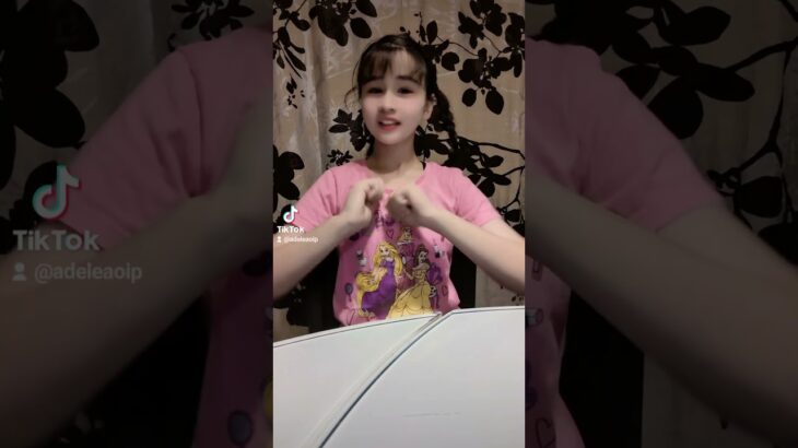 メイクがどっちが可愛いと思う〜？