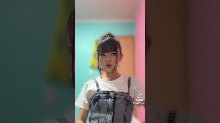 可愛いすぎてメイクも上手いあと服もにあてる！